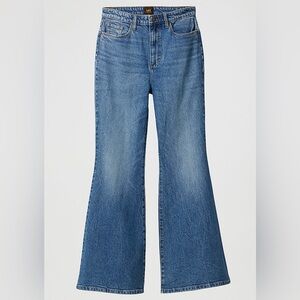 Lee SIZE 26 High Rise Flare Jeans With Retro Styling Medium Wash